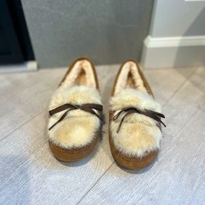 NEW UGG ANSLEY SHAINE SATIN BOW WOMEN'S SLIPPERS CHESTNUT. Size 6 BRAND-NEW